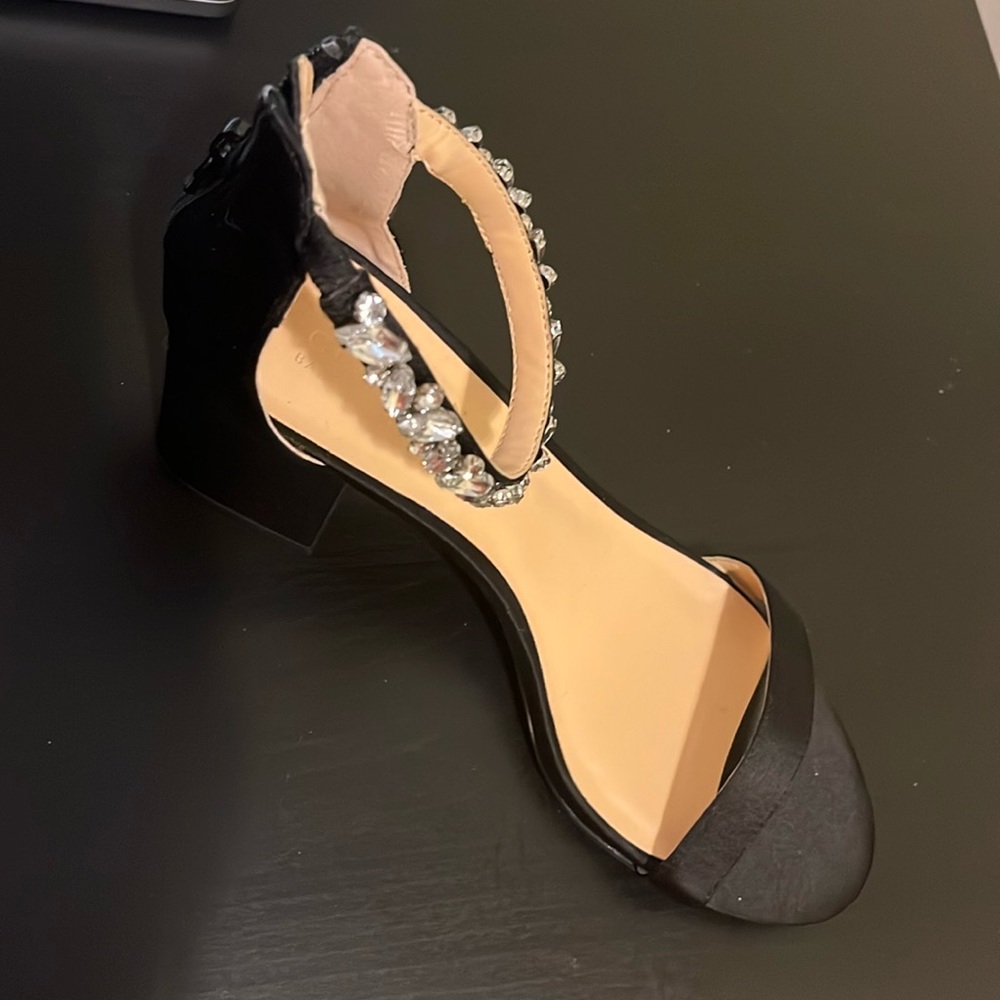 Jewel American Glamour Badgley Mischka 7.5 in Black